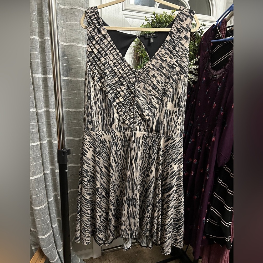 Jessica Simpson Black and Cream Dress